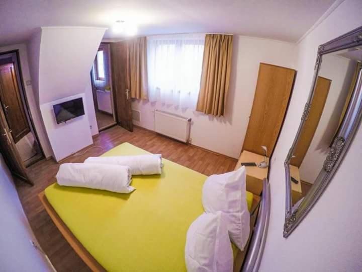 Casa Germana Hotel Lupeni  Ngoại thất bức ảnh