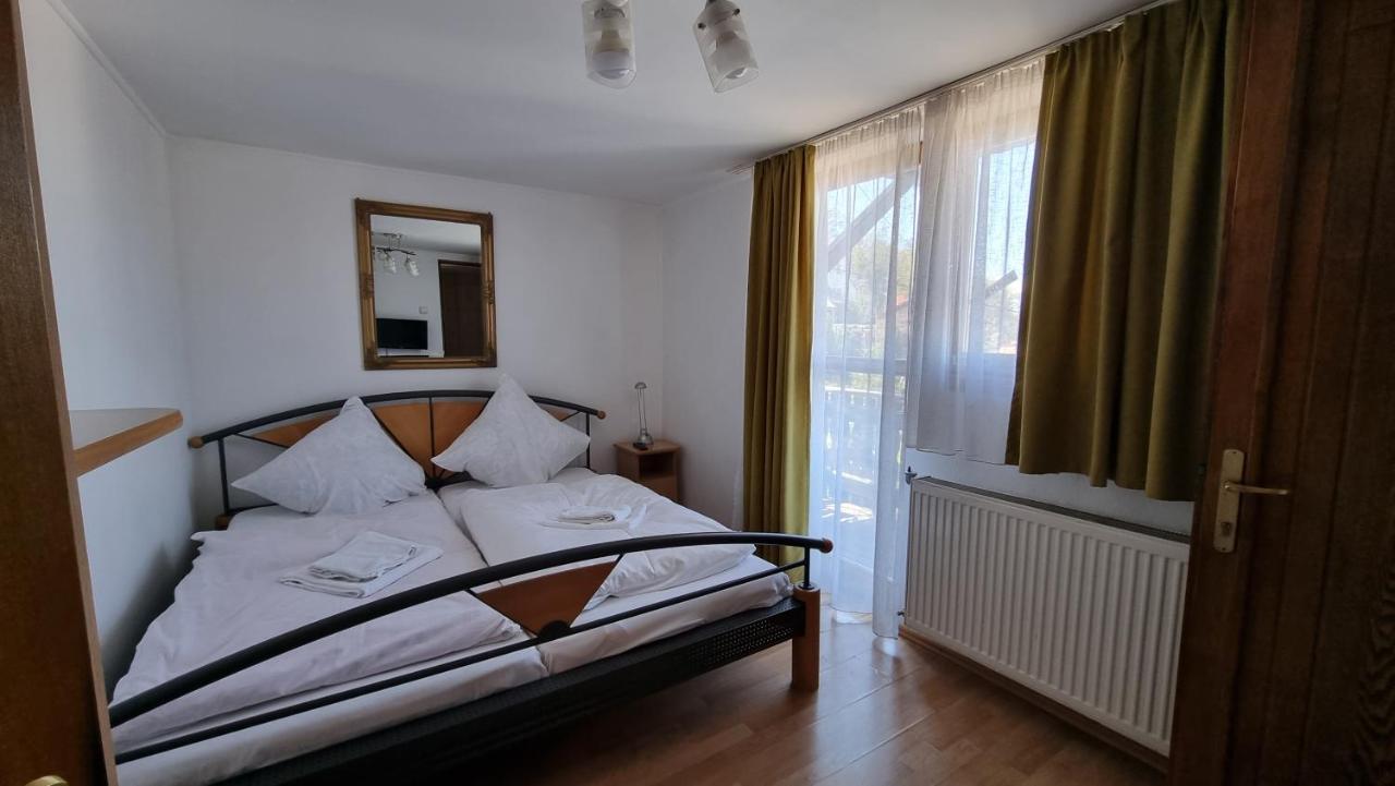 Casa Germana Hotel Lupeni  Ngoại thất bức ảnh