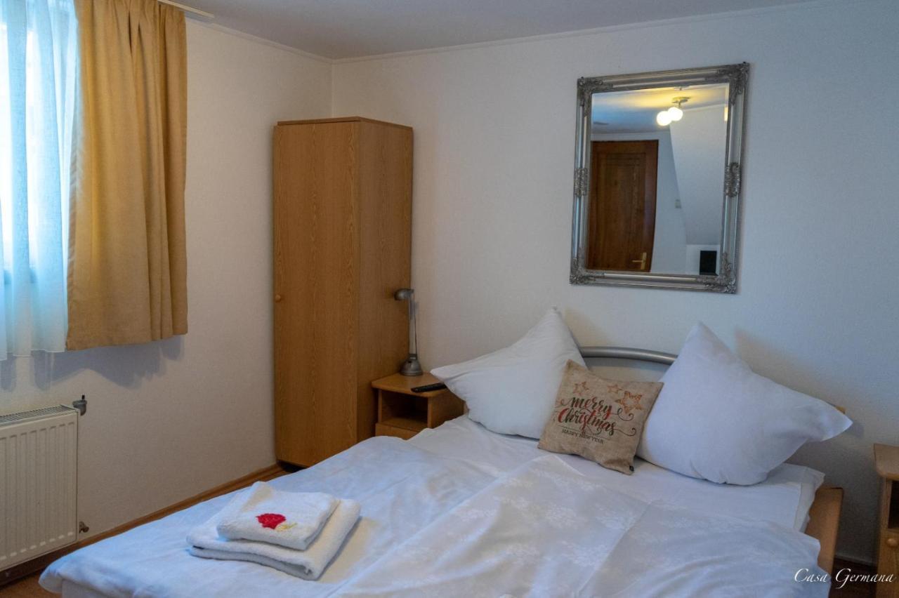 Casa Germana Hotel Lupeni  Ngoại thất bức ảnh